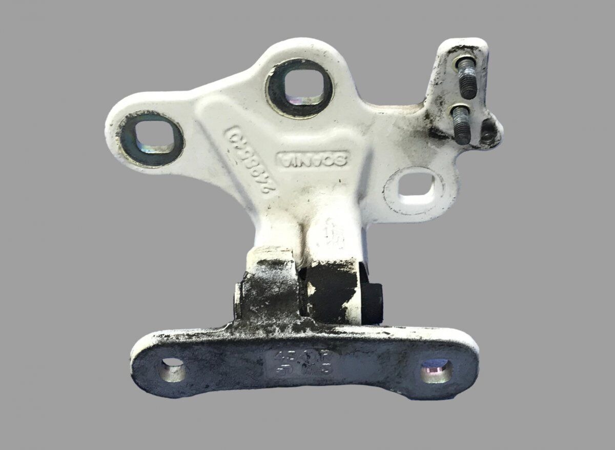 BISAGRA DE PUERTA DERECHA SCANIA S4/S5 OEM 2498540                                                                                                    